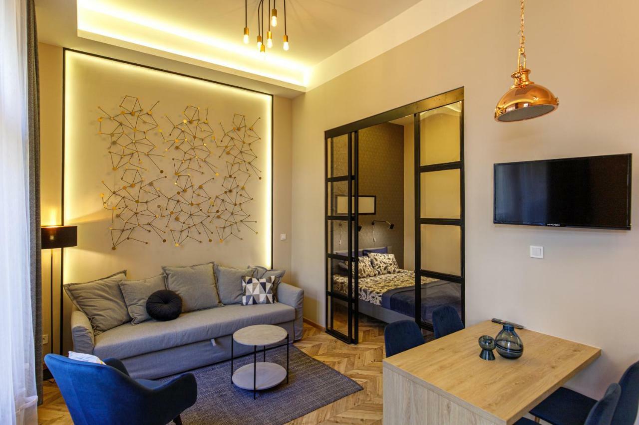 E13 - Elegant Apartment Budapest Exteriör bild