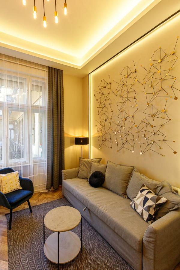 E13 - Elegant Apartment Budapest Exteriör bild