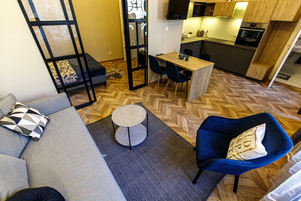 E13 - Elegant Apartment Budapest Exteriör bild